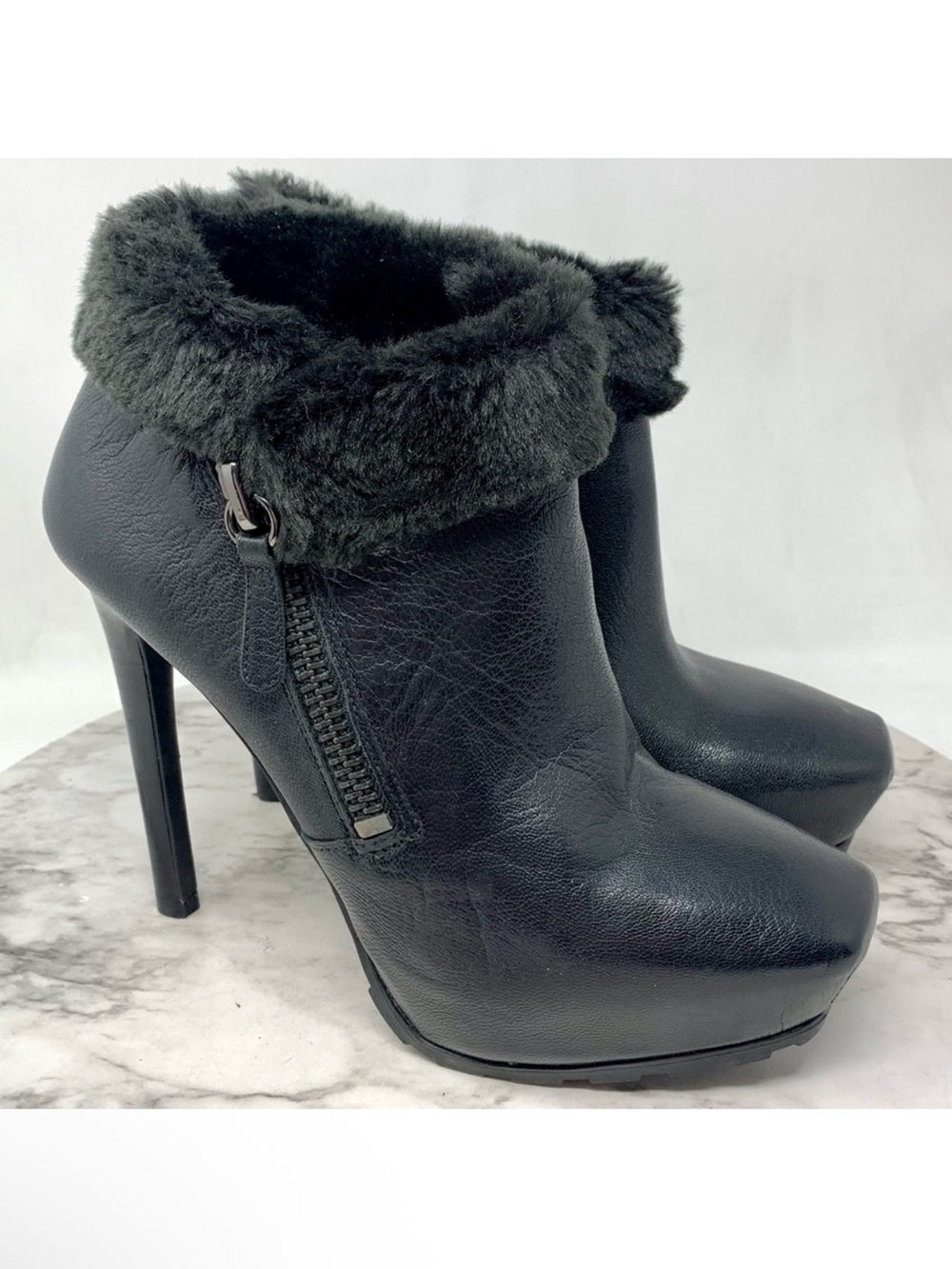 Y2K Guess Ivorie Faux Fur Trim Black Leather Booties 8 Coquette Girl Apres Ski